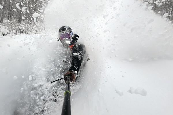 Powder in Madarao is light and you can easily ride right through it as it explodes all around you.