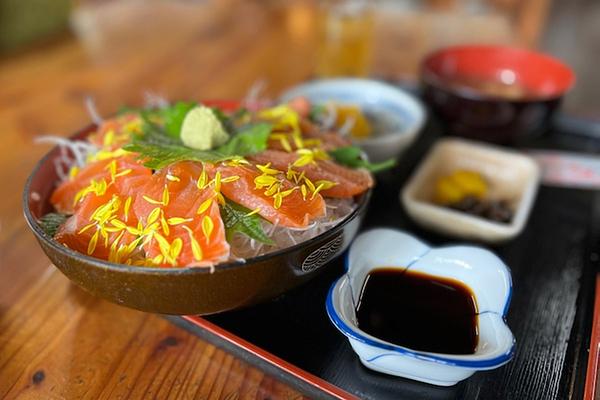 The food at Snowball Dining is a perfect fusion of Japanese and Western using local ingredients and is a celebration of the meeting of Western and Japanese culture